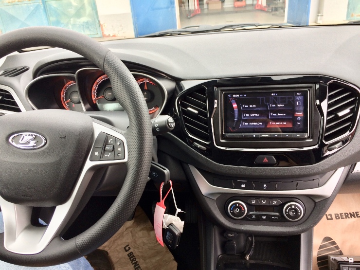 Lada montáž 2DIN autorádia